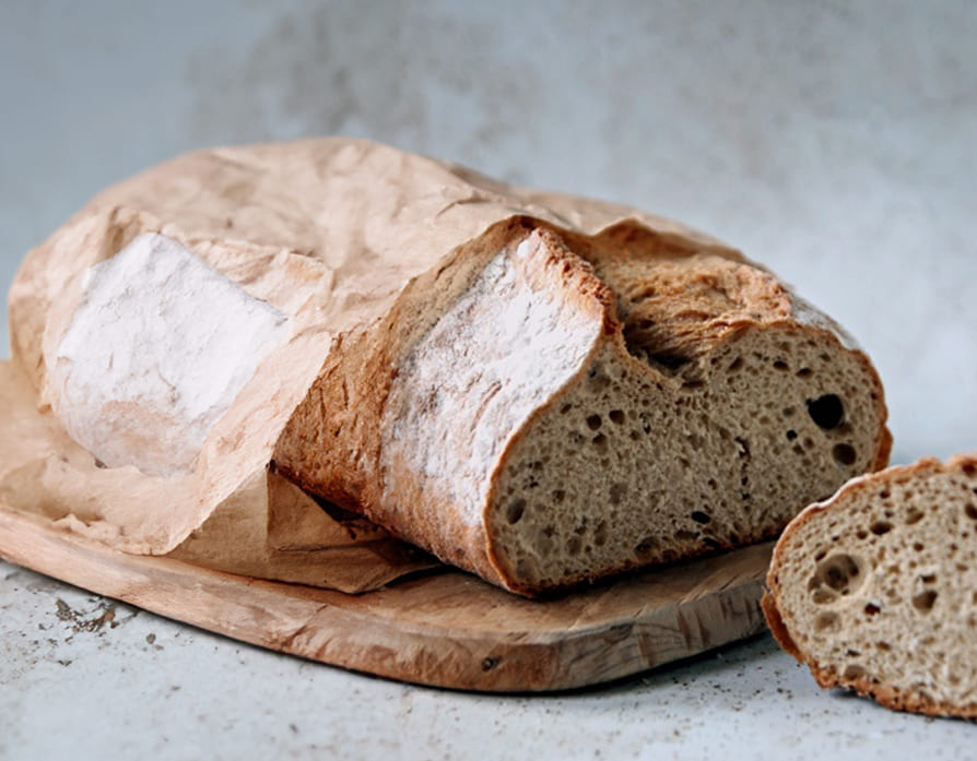 PiekarniaTradycyjne pieczywo. Smak, który wraca.Nasza piekarnia to miejsce, w którym od lat wypiekamy chleb tak, jak kie